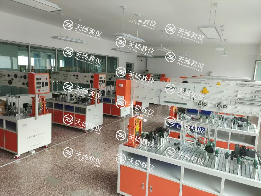 烏魯木齊技師學院 電氣工程及機電裝調實訓室設備采購項目  順利安裝、調試、培訓、驗收通過！